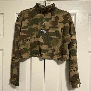 Adidas Women’s Camo 1/2 Zip Cropped Sweatshirt Size Small